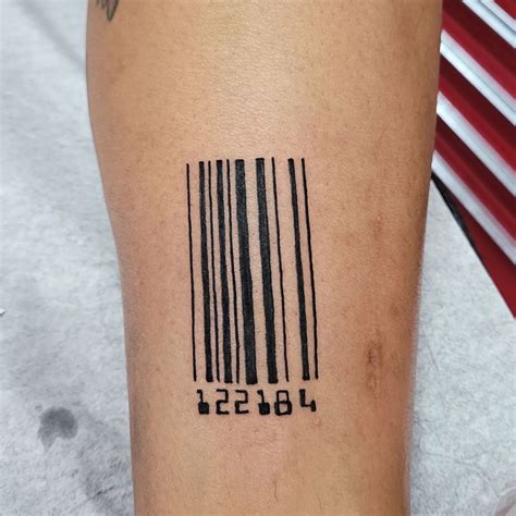 tatuaje de codigo de barras|Tatuajes de códigos de barras – 20 diseños y。